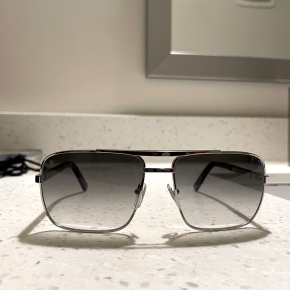 Louis Vuitton Attitude Pilote Sunglasses SILVER - Picture 1 of 4